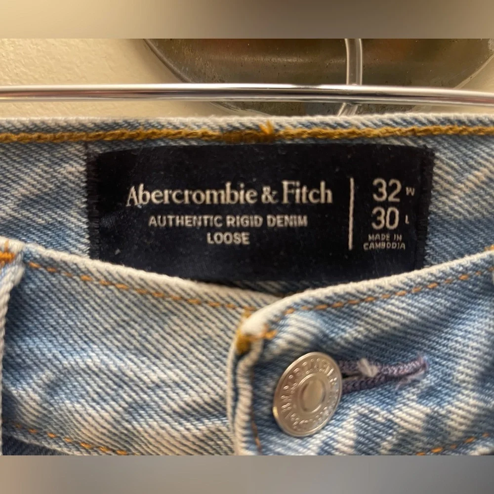 Abercrombie & Fitch Authentic Rigid Denim Loose